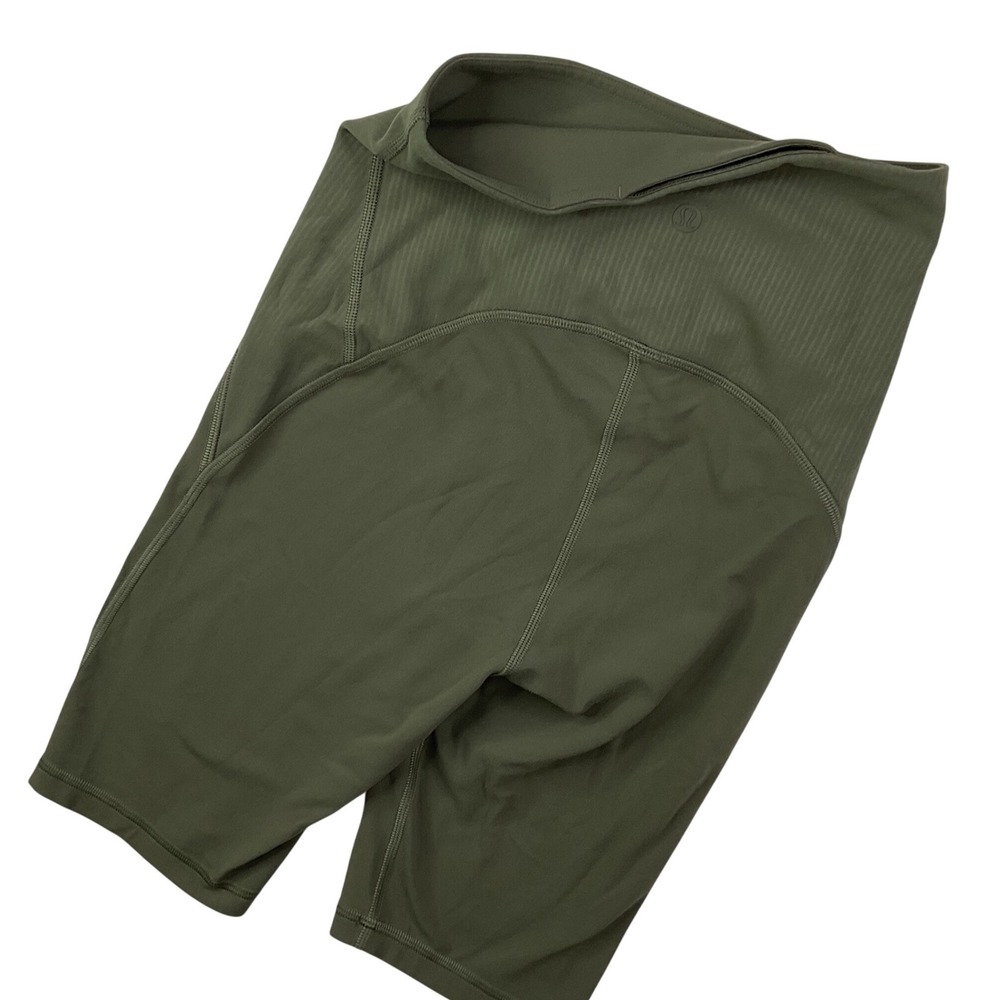Lululemon Shorts Sz 2 Blissful Bend SHR Short 8" LW7BHSS ARMG Green HR Gym Train